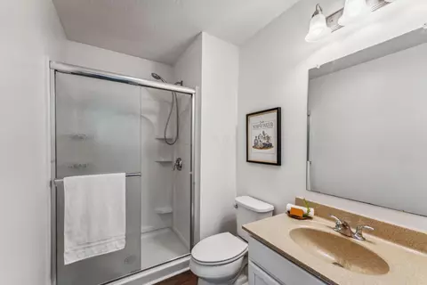Bath - 900 Salinger Dr, Lithopolis, OH 43136 photo 1 of 7