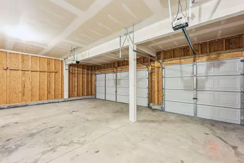 Exterior - 900 Salinger Dr, Lithopolis, OH 43136 photo 5 of 12