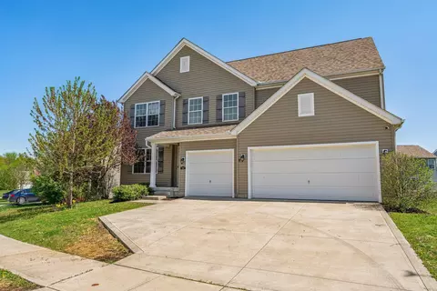 Exterior - 900 Salinger Dr, Lithopolis, OH 43136 photo 3 of 12