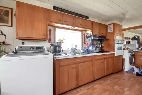 Kitchen - 901 Pine St, Springfield, OH 45505 photo 2 of 4