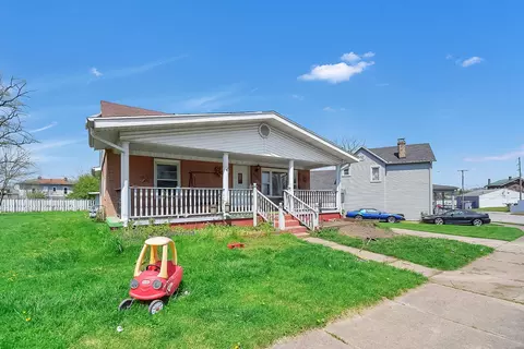 Exterior - 901 Pine St, Springfield, OH 45505 photo 4 of 11