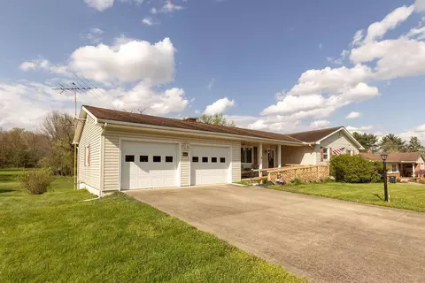 1320 Hillbrook Dr NE, Lancaster, OH 43130