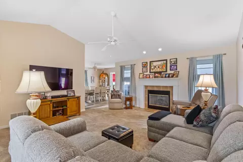 Living - 2535 Gast Dr, Prospect, OH 43342 photo 3 of 5
