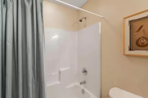 Bath - 2535 Gast Dr, Prospect, OH 43342 photo 6 of 7