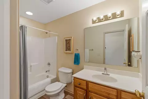 Bath - 2535 Gast Dr, Prospect, OH 43342 photo 5 of 7