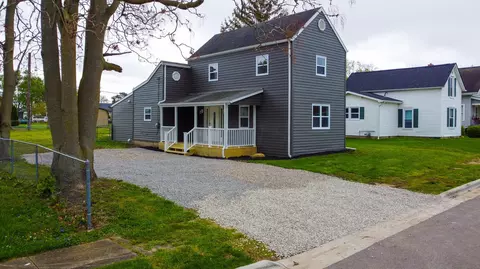 116 S East St, New Holland, OH 43145