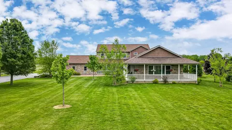 8205 Roberts Rd, Hilliard, OH 43026