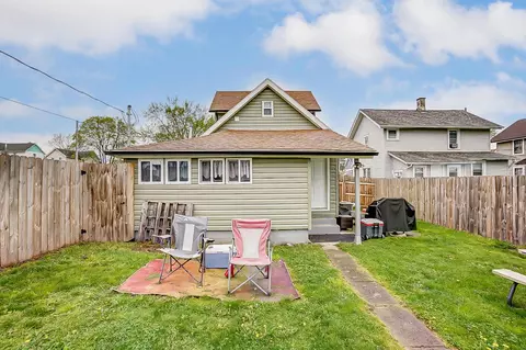 Exterior - 1655 Morgan St, Springfield, OH 45503 photo 6 of 9