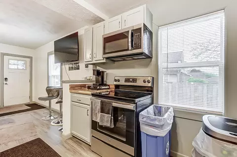 Kitchen - 1655 Morgan St, Springfield, OH 45503 photo 4 of 4
