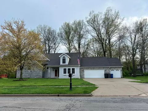684 Ridenour Rd, Columbus, OH 43230