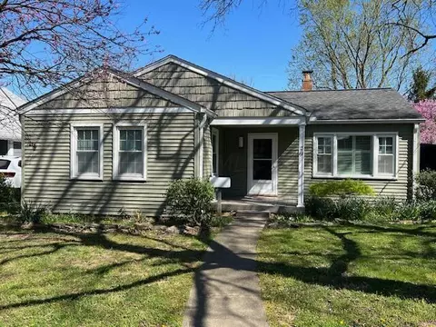 30 W North St, Worthington, OH 43085