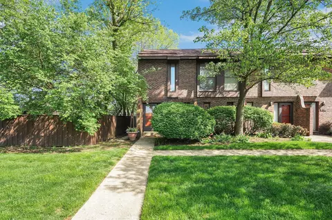 3114 Arlingtowne Ln UNIT 9, Columbus, OH 43221