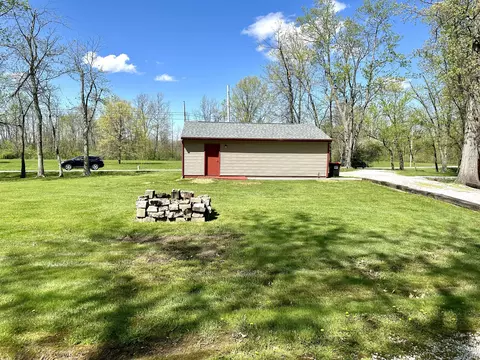 Exterior - 4011 Walnut Rd, Hebron, OH 43025 photo 5 of 9