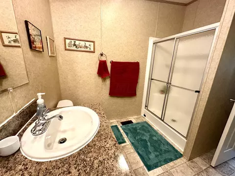 Bath - 4011 Walnut Rd, Hebron, OH 43025 photo 2 of 4