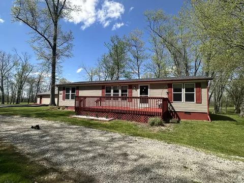 Exterior - 4011 Walnut Rd, Hebron, OH 43025 photo 4 of 9