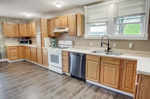 Kitchen - 428 6th St, Philo, OH 43771 photo 3 of 4