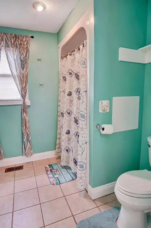 Bath - 428 6th St, Philo, OH 43771 photo 1 of 4