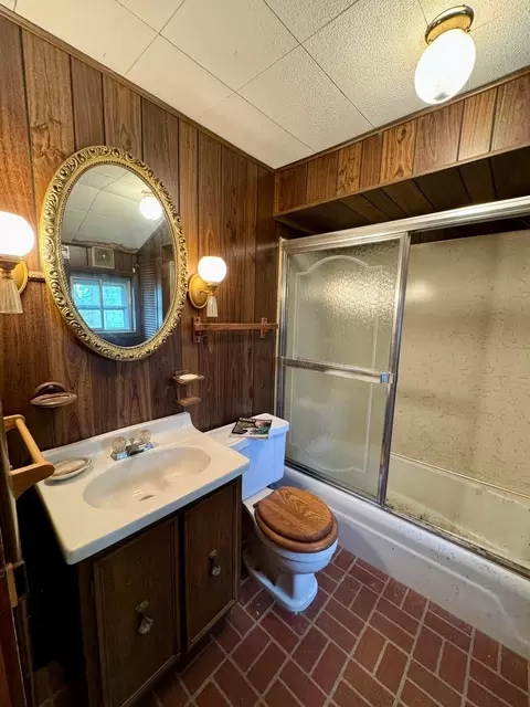 Bath - 2190 Rosedale Rd, Irwin, OH 43029 photo 1 of 1