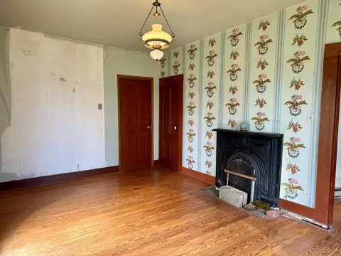 Living - 2190 Rosedale Rd, Irwin, OH 43029 photo 1 of 3