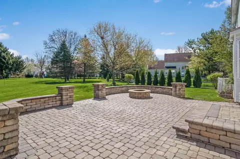 Exterior - 6121 Brigids Close Dr, Dublin, OH 43017 photo 2 of 5