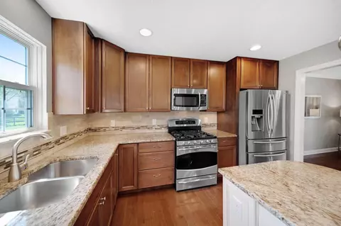 Kitchen - 6121 Brigids Close Dr, Dublin, OH 43017 photo 4 of 5