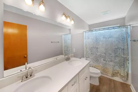 Bath - 6121 Brigids Close Dr, Dublin, OH 43017 photo 4 of 4