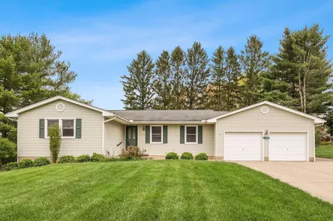 2116 Lucille Dr NE, Lancaster, OH 43130