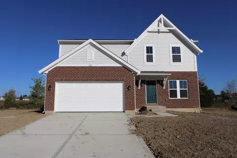 703 Hunters Run Dr, Brookville, OH 45309