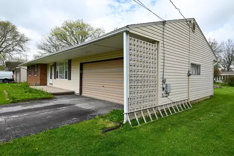 Exterior - 1220 Arbor Ln, Marion, OH 43302 photo 18 of 22