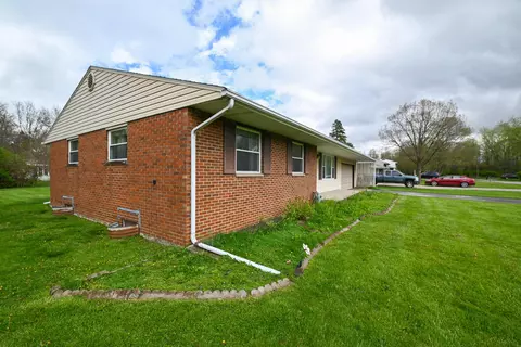 Exterior - 1220 Arbor Ln, Marion, OH 43302 photo 10 of 22