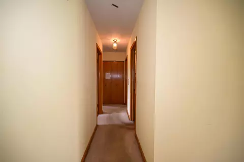 Entry Way - 1220 Arbor Ln, Marion, OH 43302 photo 1 of 1