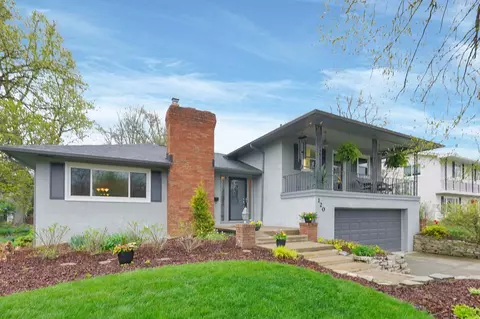 120 Chaucer Ct, Worthington, OH 43085