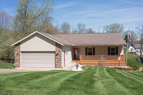 257 Green Valley Dr, Howard, OH 43028