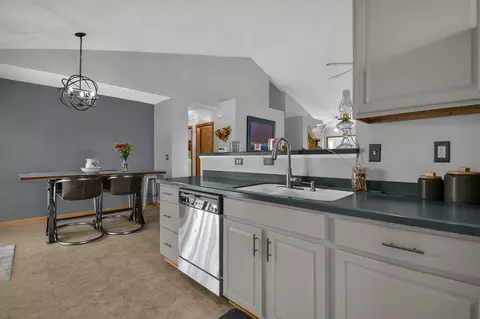Kitchen - 508 Sycamore Ct, Marion, OH 43302 photo 3 of 3