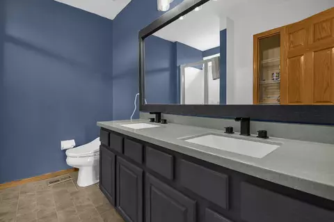Bath - 508 Sycamore Ct, Marion, OH 43302 photo 2 of 4