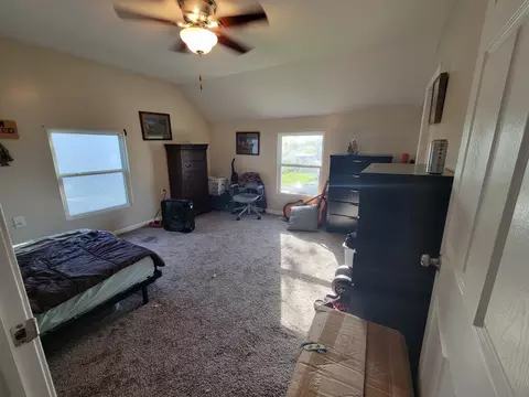 Bedroom - 614 S Scioto St, Circleville, OH 43113 photo 2 of 5