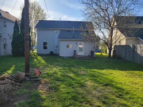 Exterior - 614 S Scioto St, Circleville, OH 43113 photo 2 of 2