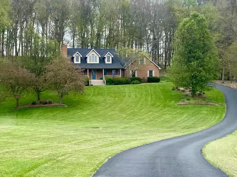 2985 Wheeling Rd NE, Lancaster, OH 43130