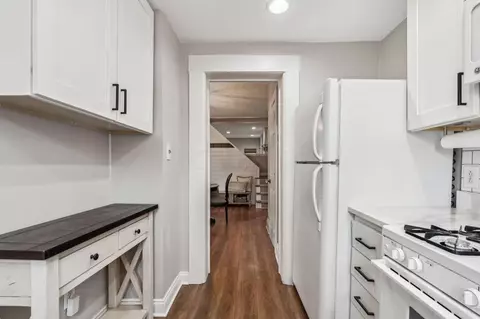 Kitchen - 352 E Mithoff St, Columbus, OH 43206 photo 3 of 4