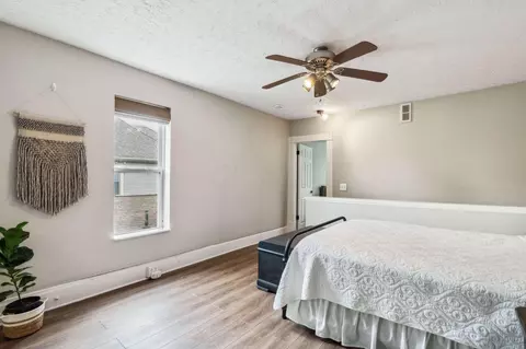 Bedroom - 352 E Mithoff St, Columbus, OH 43206 photo 3 of 4