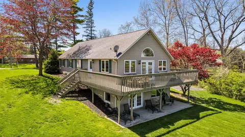 2155 Chickasaw Dr, London, OH 43140