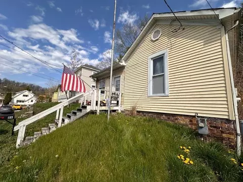 86 Mill St, Nelsonville, OH 45764