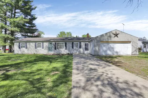 28 Flamingo Dr, Newark, OH 43055