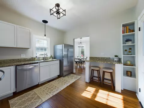 Kitchen - 658 E Chestnut St, Lancaster, OH 43130 photo 3 of 4