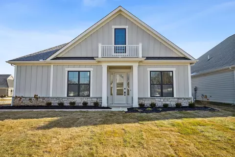 5479 Seclusion Dr, Westerville, OH 43081