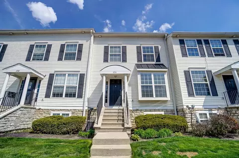 294 Shadbush Dr, Blacklick, OH 43004