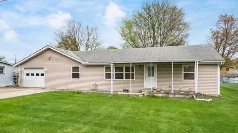 4 Jones Dr, Heath, OH 43056