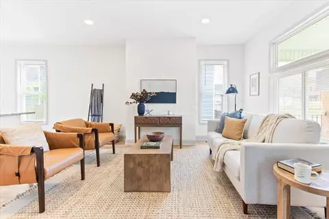 Living - 1295 E Mound St, Columbus, OH 43205 photo 1 of 2