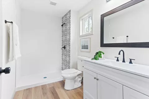 Bath - 1295 E Mound St, Columbus, OH 43205 photo 4 of 4