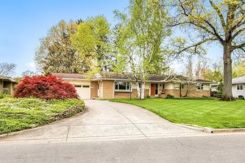 406 Springs Dr, Columbus, OH 43214